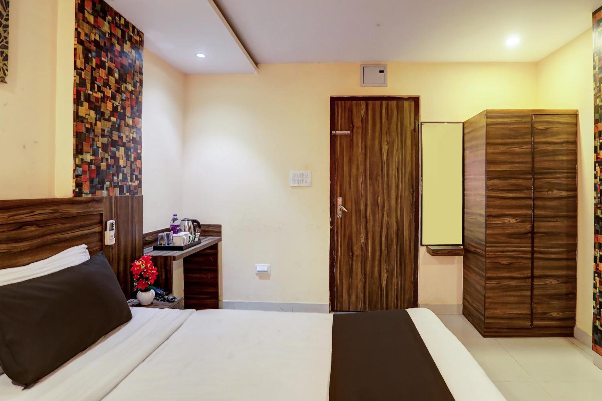 Super Hotel O Vaishnavi Inn Hyderabad Ngoại thất bức ảnh