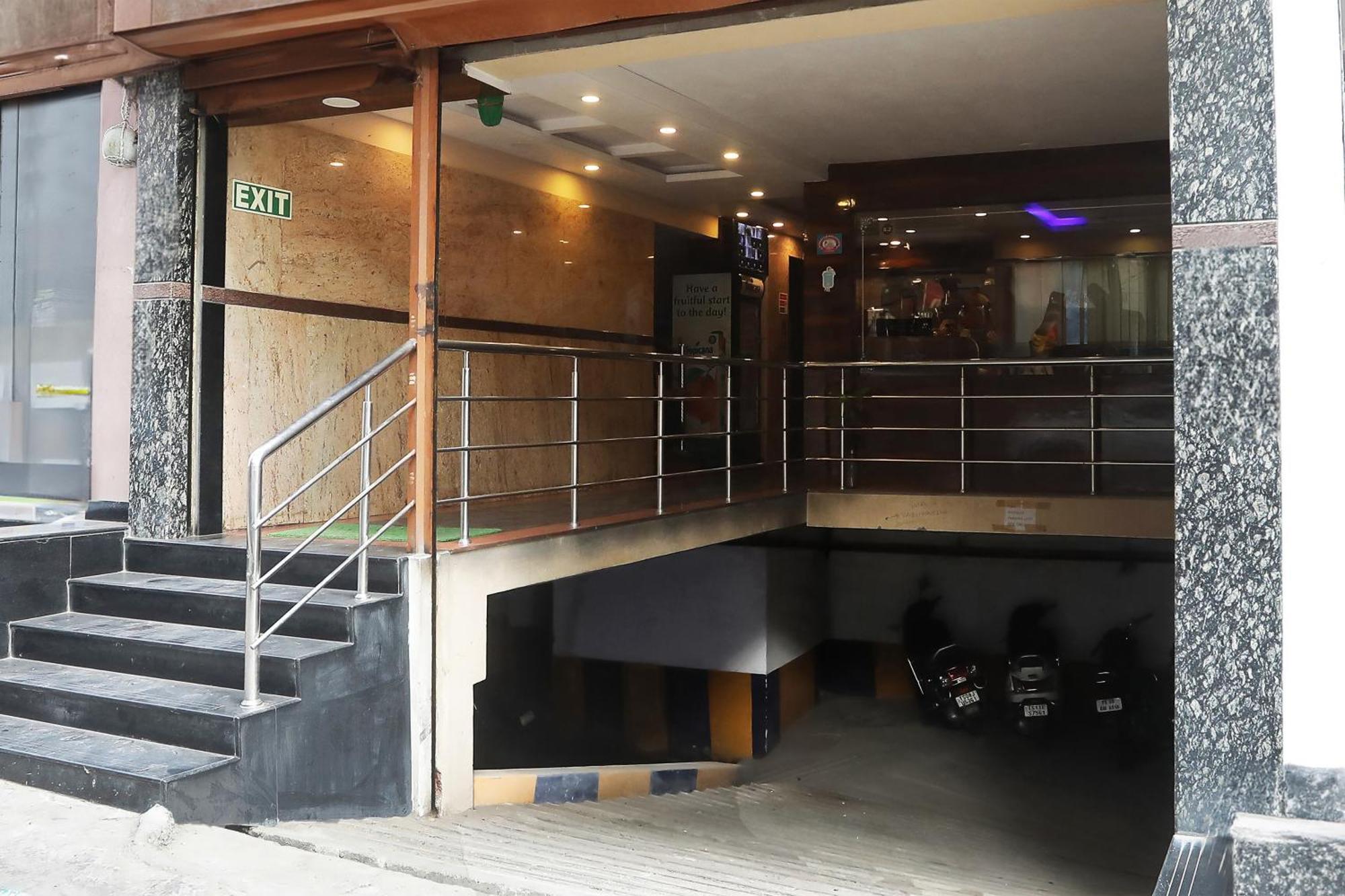 Super Hotel O Vaishnavi Inn Hyderabad Ngoại thất bức ảnh
