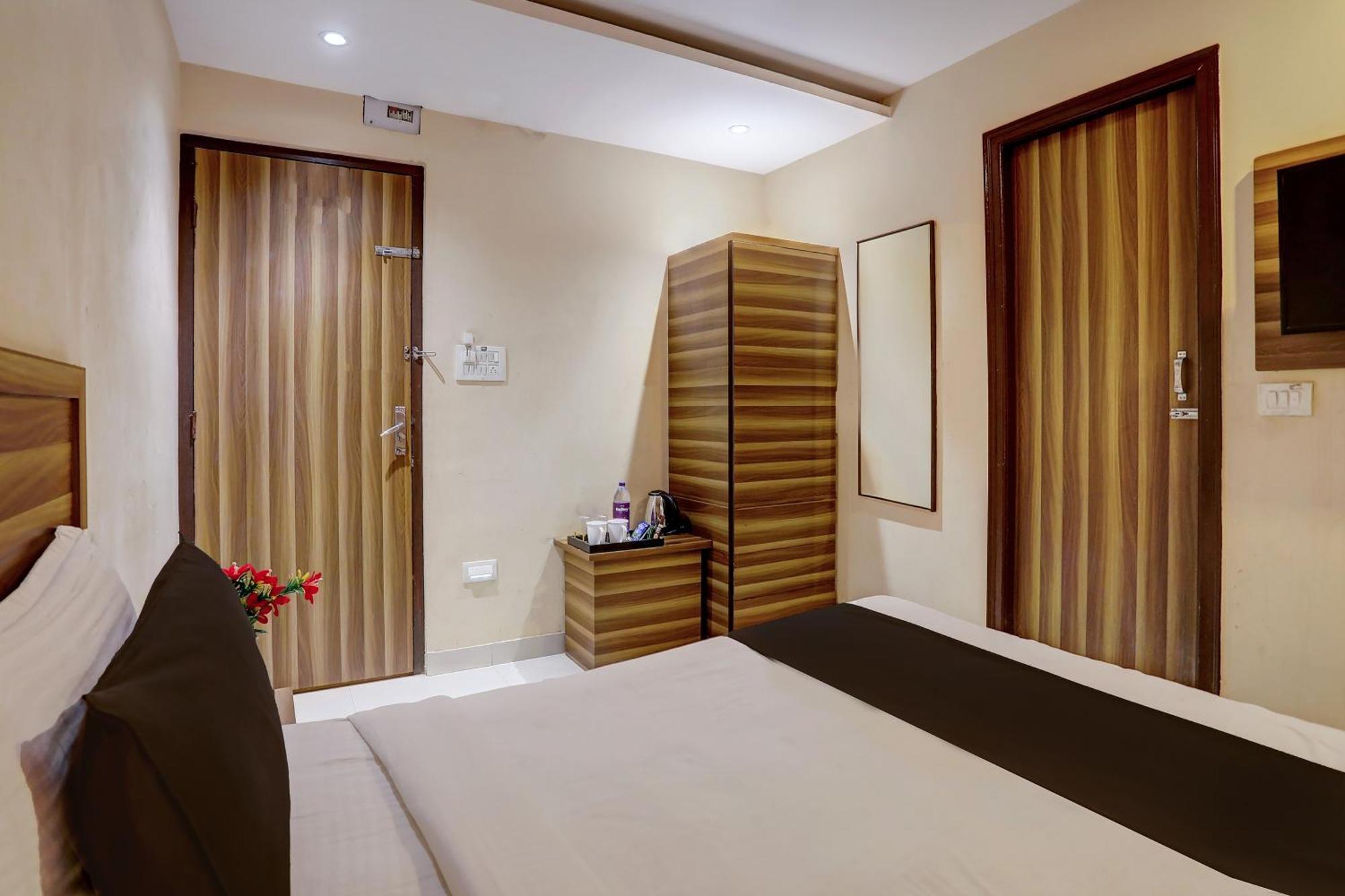 Super Hotel O Vaishnavi Inn Hyderabad Ngoại thất bức ảnh