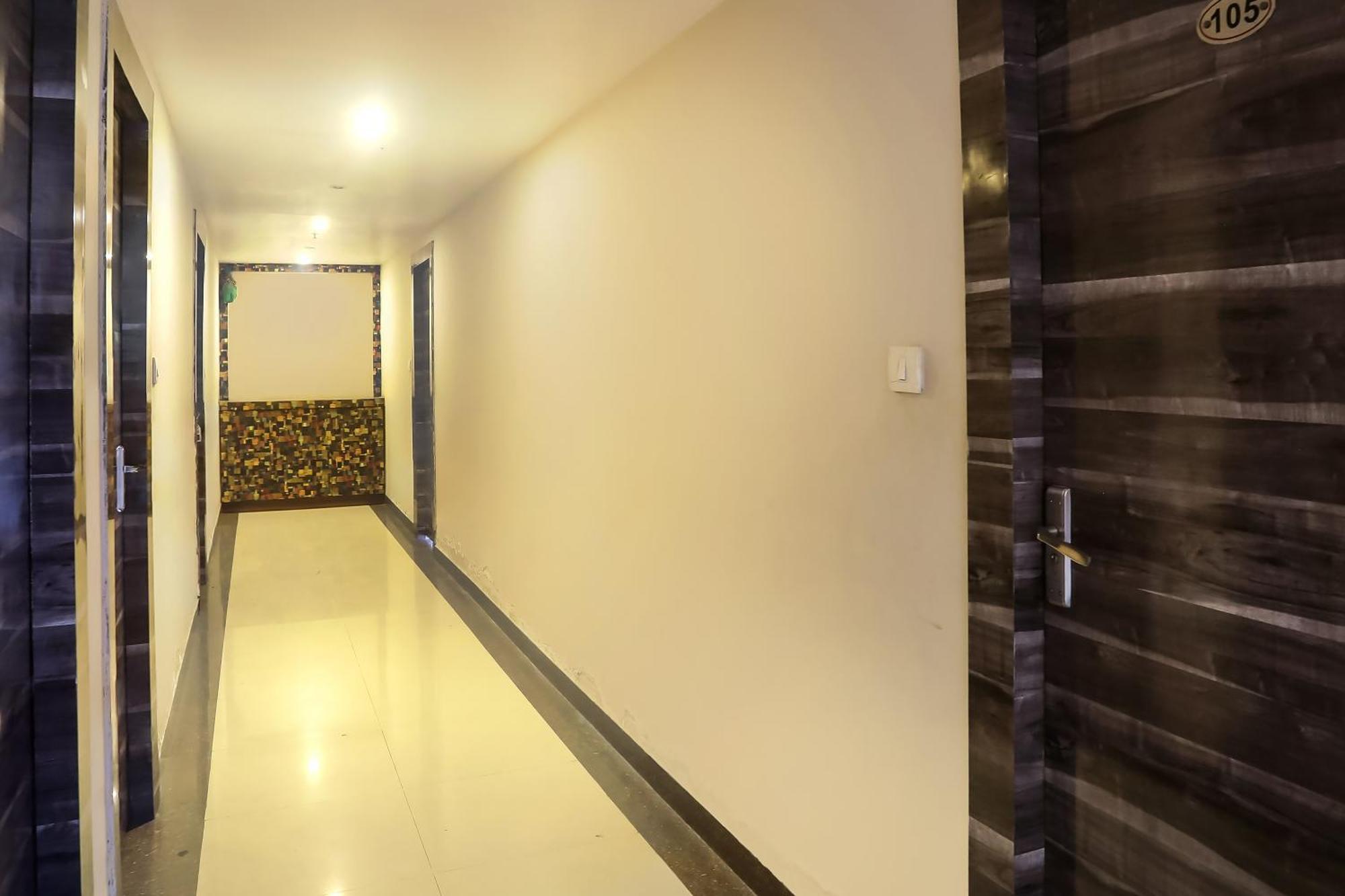 Super Hotel O Vaishnavi Inn Hyderabad Ngoại thất bức ảnh